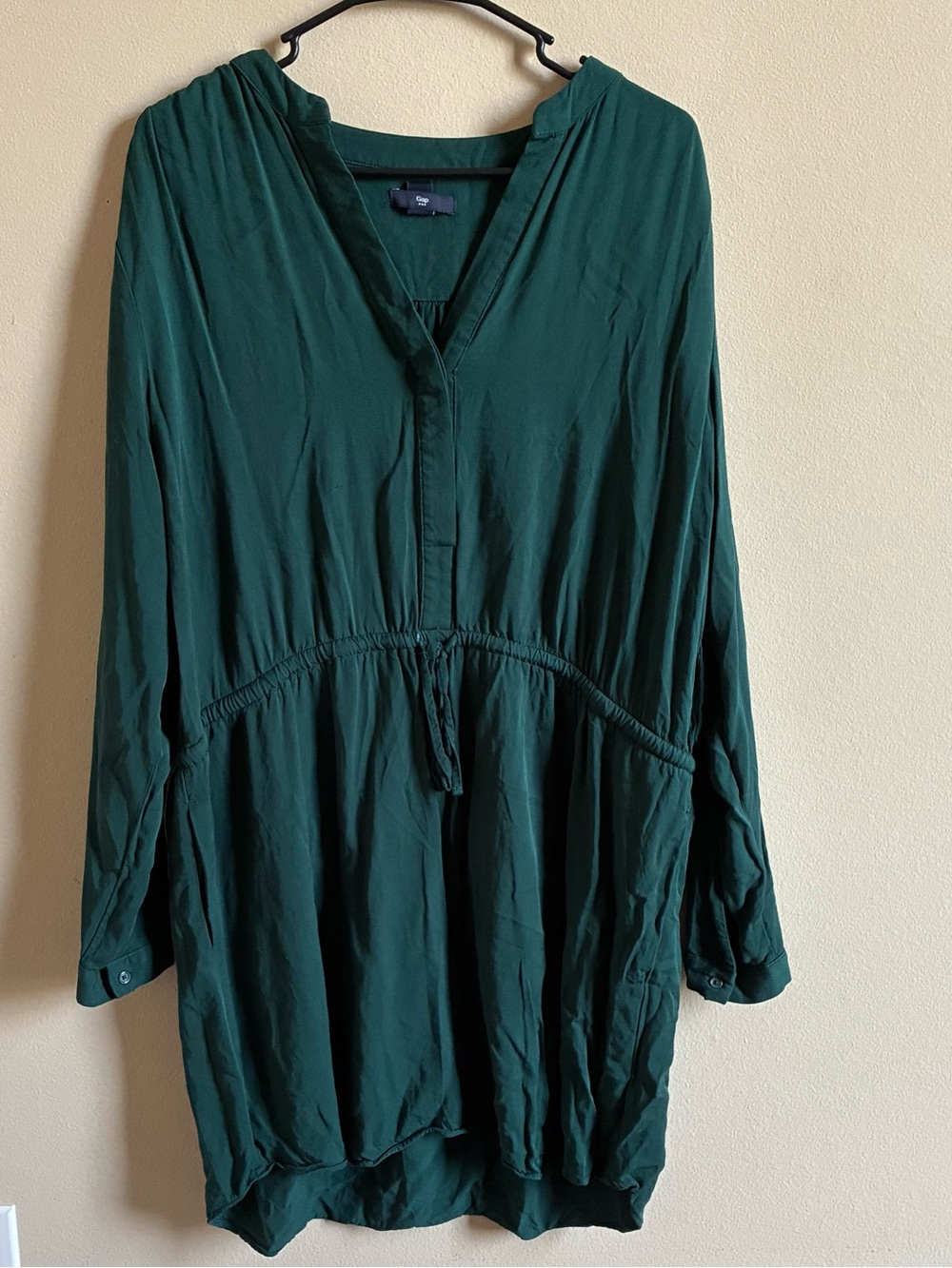 Gap deep Green V-Neck Drawstring Long sleeve Tunic Dress with buttons; pockets